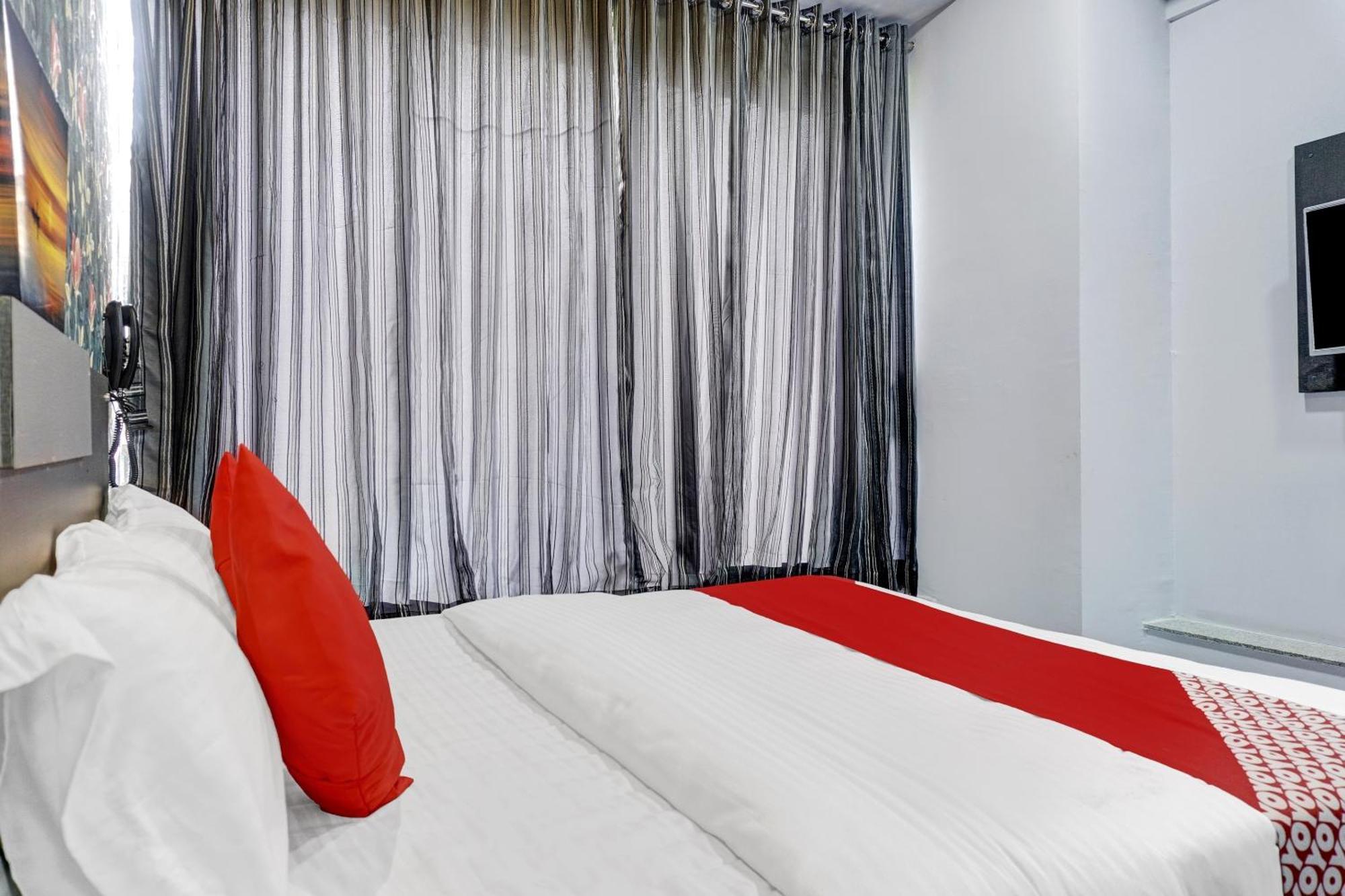Oyo Flagship Hotel Royal Inn スーラト エクステリア 写真