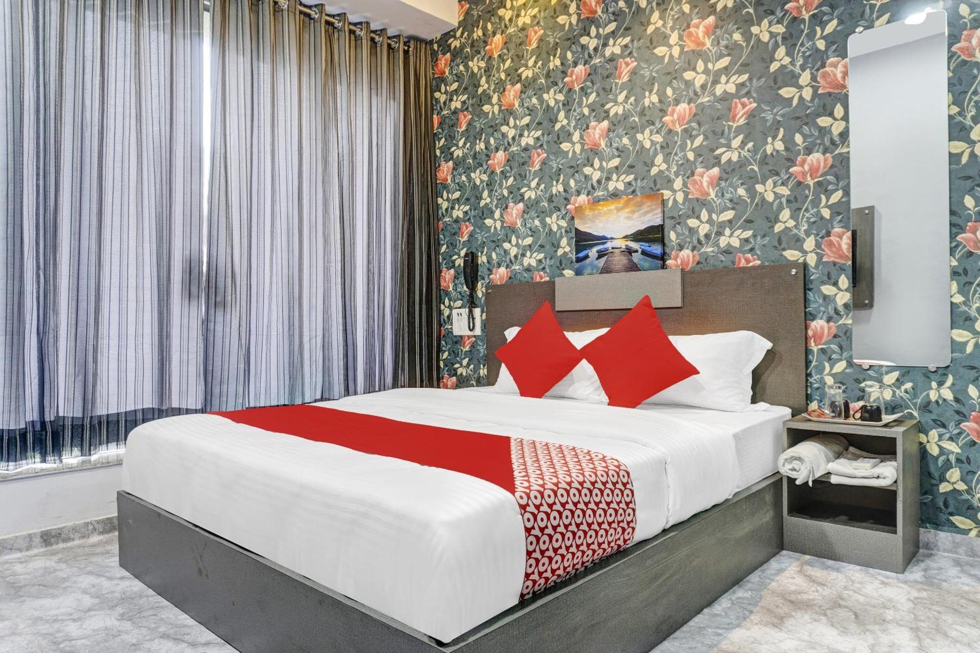 Oyo Flagship Hotel Royal Inn スーラト エクステリア 写真
