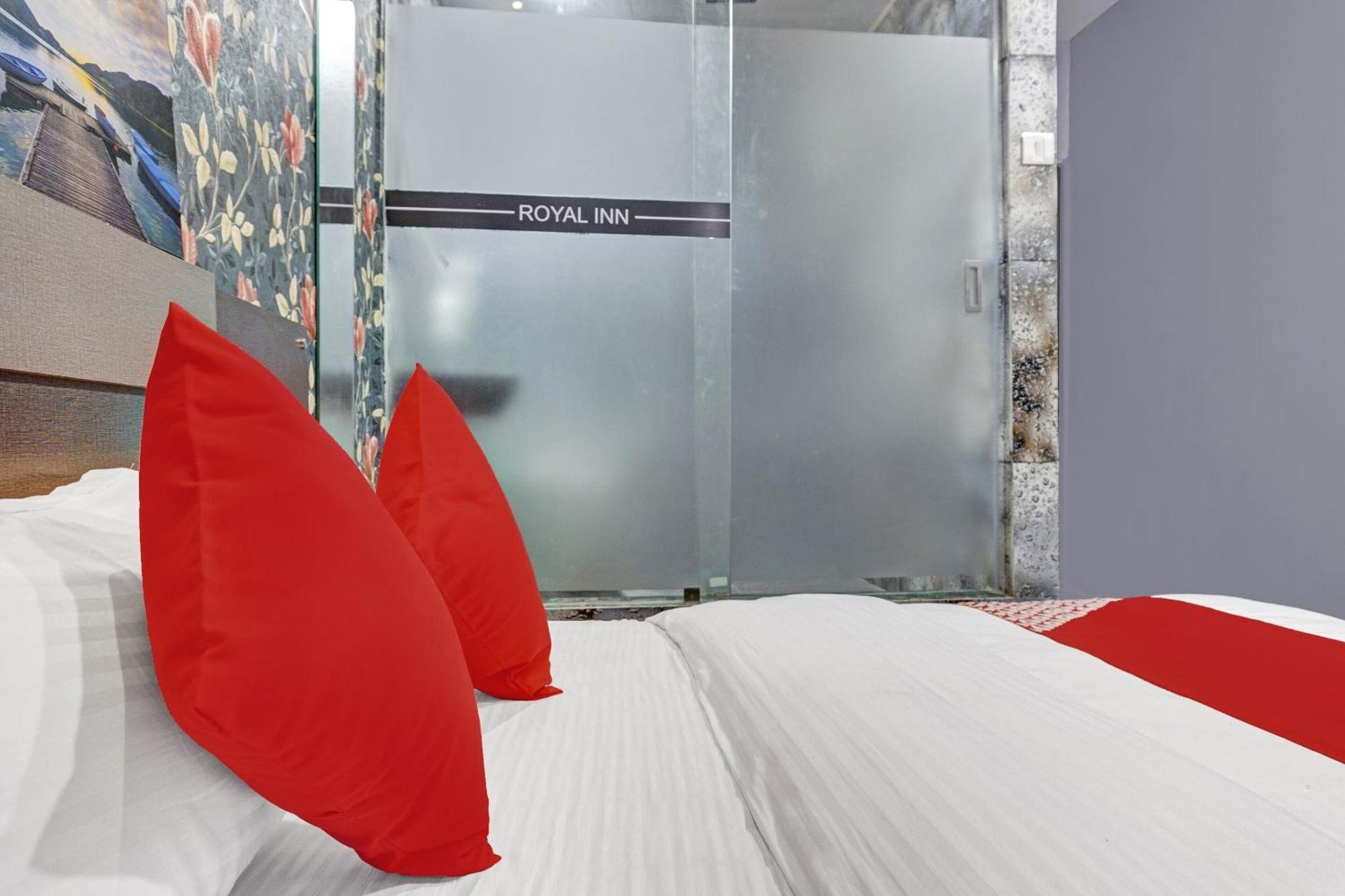 Oyo Flagship Hotel Royal Inn スーラト エクステリア 写真