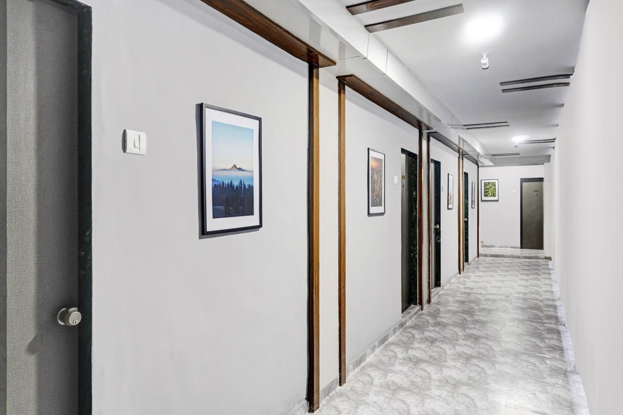 Oyo Flagship Hotel Royal Inn スーラト エクステリア 写真