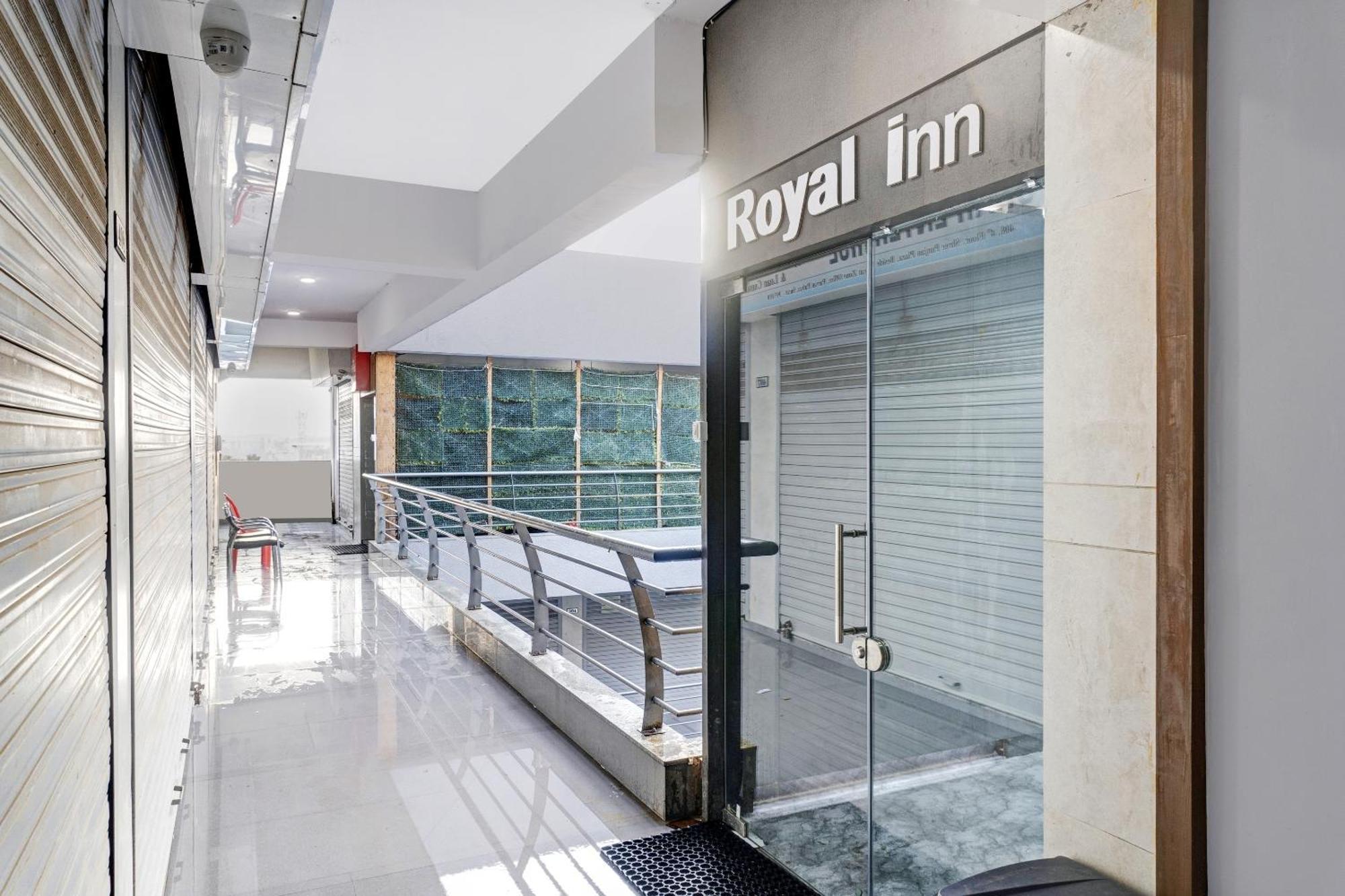 Oyo Flagship Hotel Royal Inn スーラト エクステリア 写真