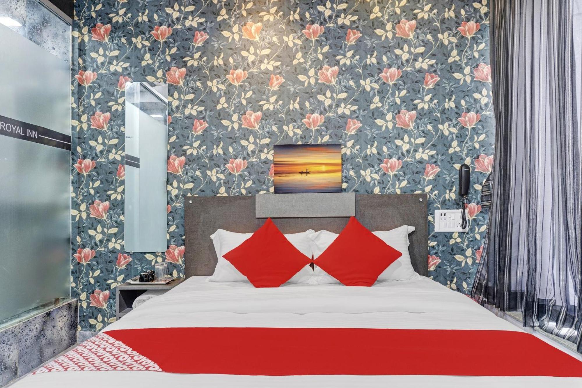 Oyo Flagship Hotel Royal Inn スーラト エクステリア 写真