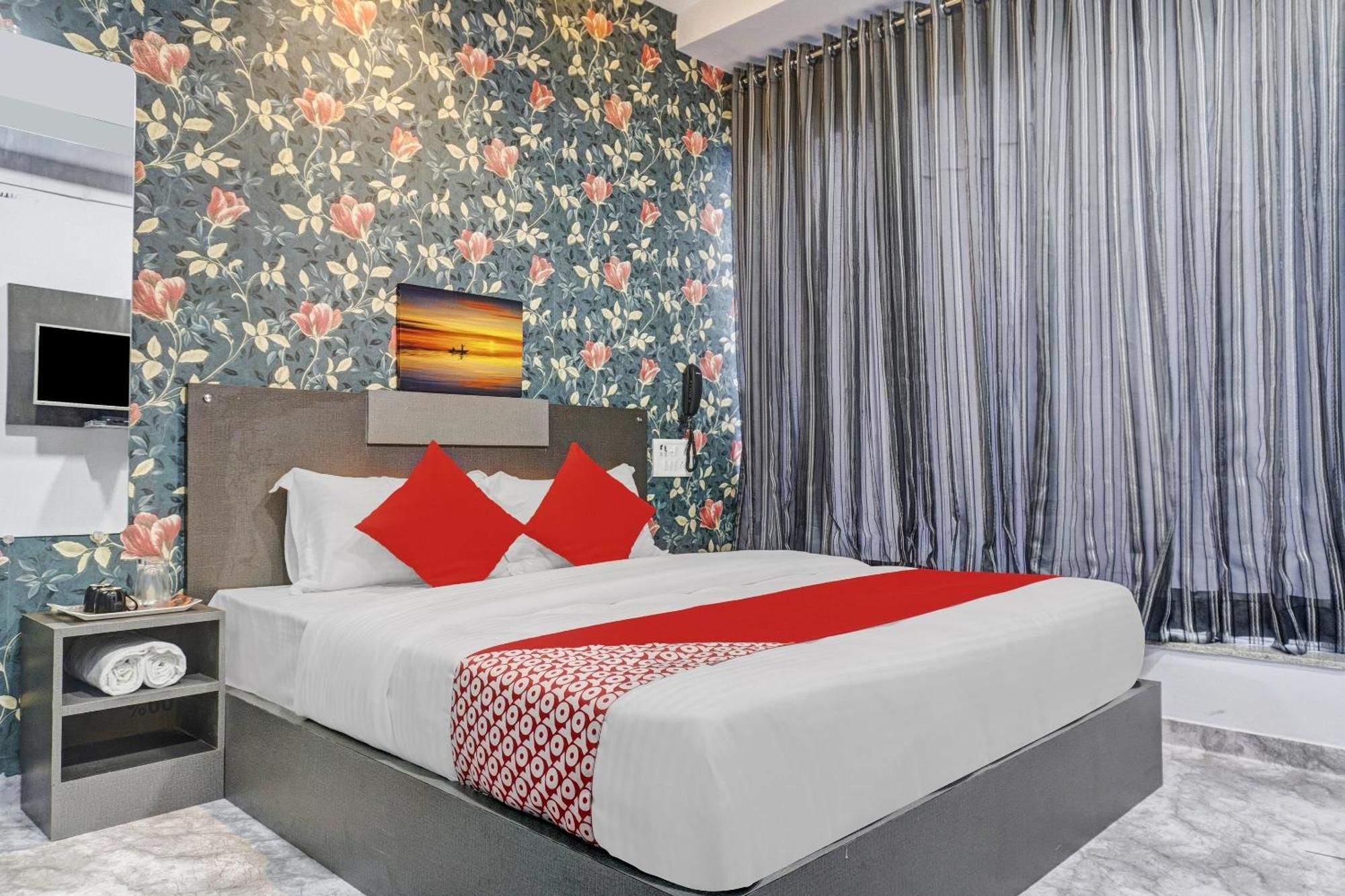 Oyo Flagship Hotel Royal Inn スーラト エクステリア 写真